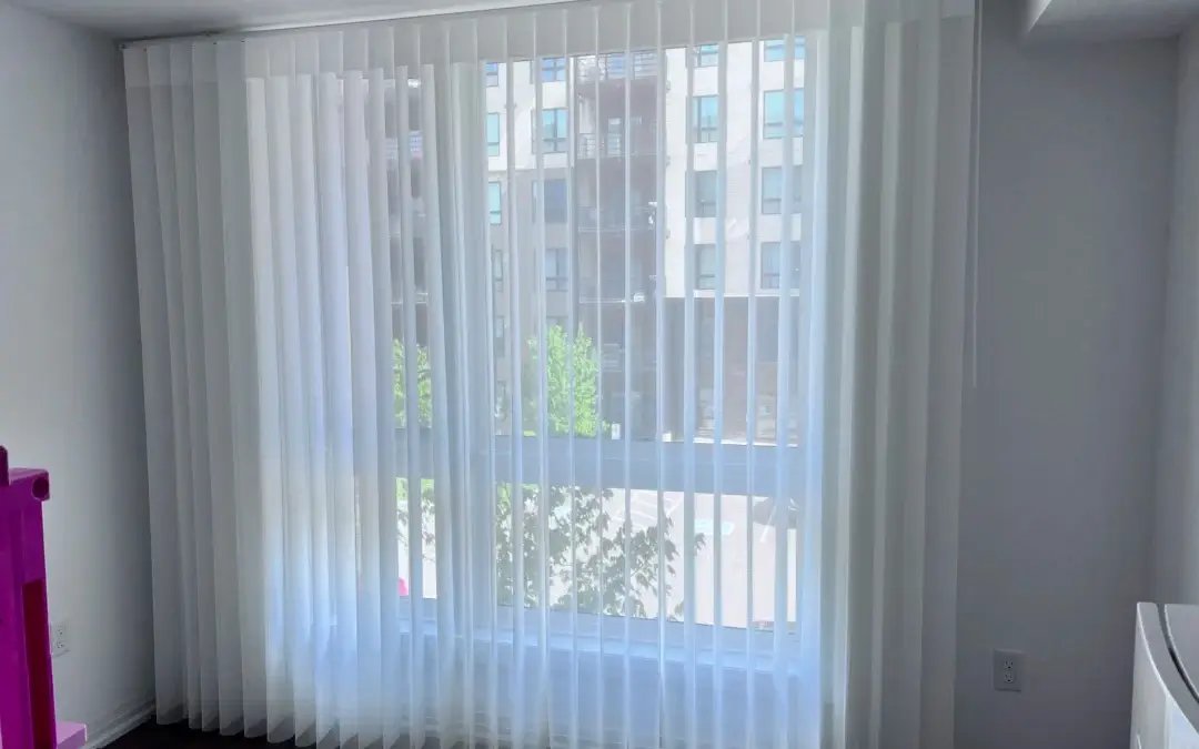 When to choose roller blinds and blinds